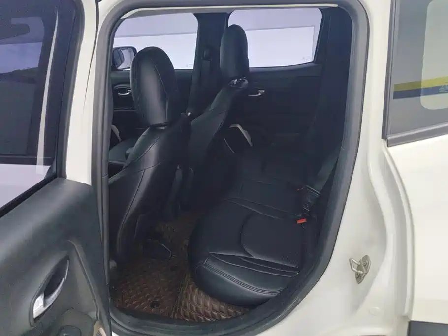 Jeep Renegade — миниатюра 11
