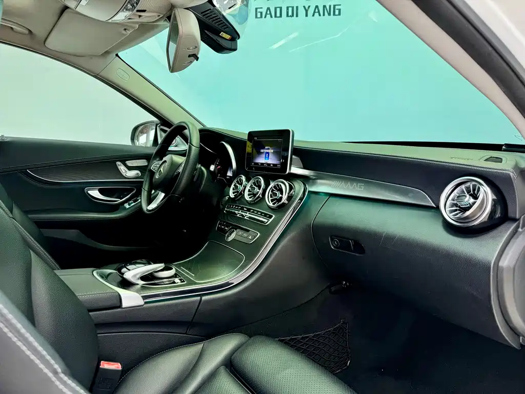 Mercedes-Benz C-Class — миниатюра 14