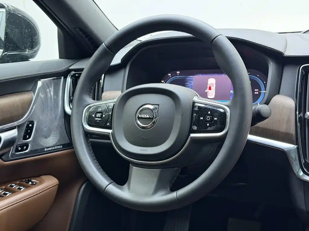 Volvo S90 PHEV — миниатюра 10