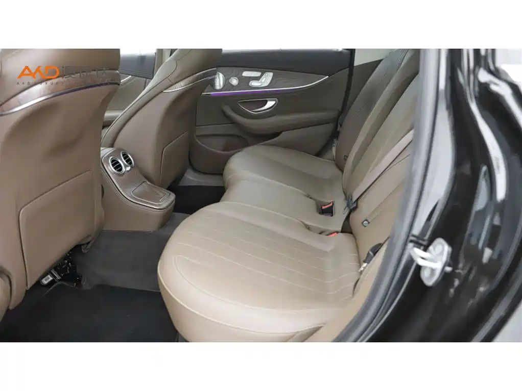 Mercedes-Benz E-Class — миниатюра 7