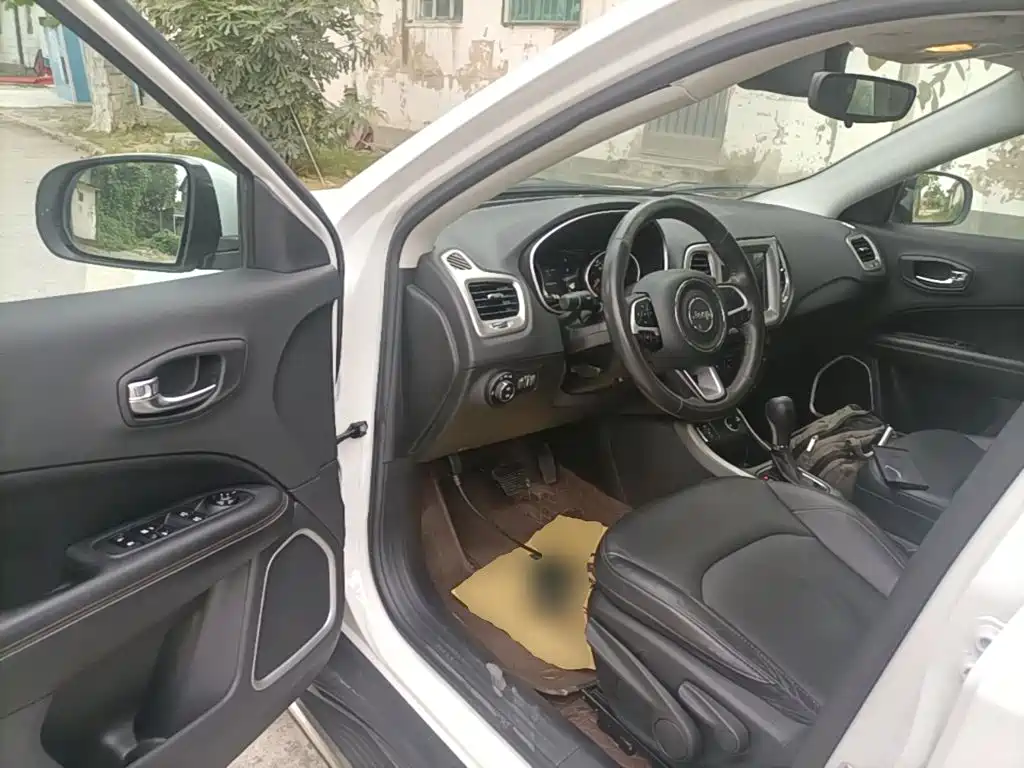 Jeep Compass — миниатюра 16