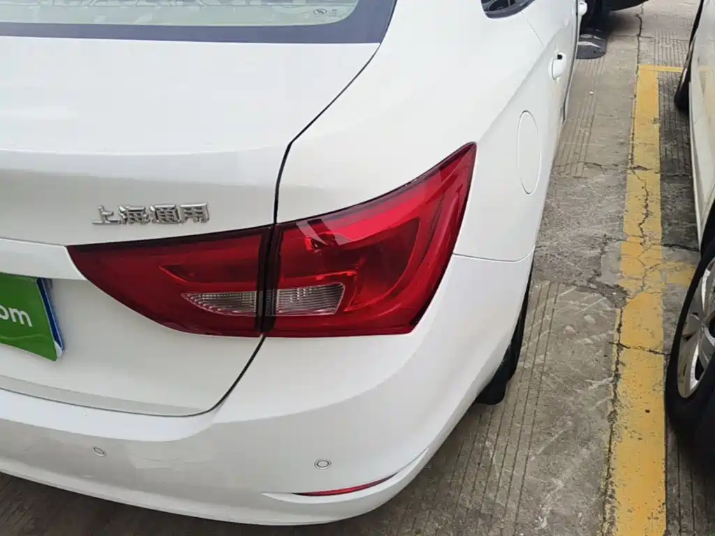 Buick Excelle — миниатюра 8