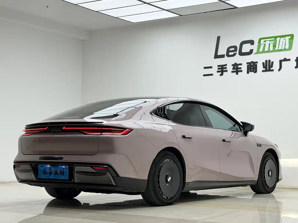 GEELY GALAXY GALAXY E8