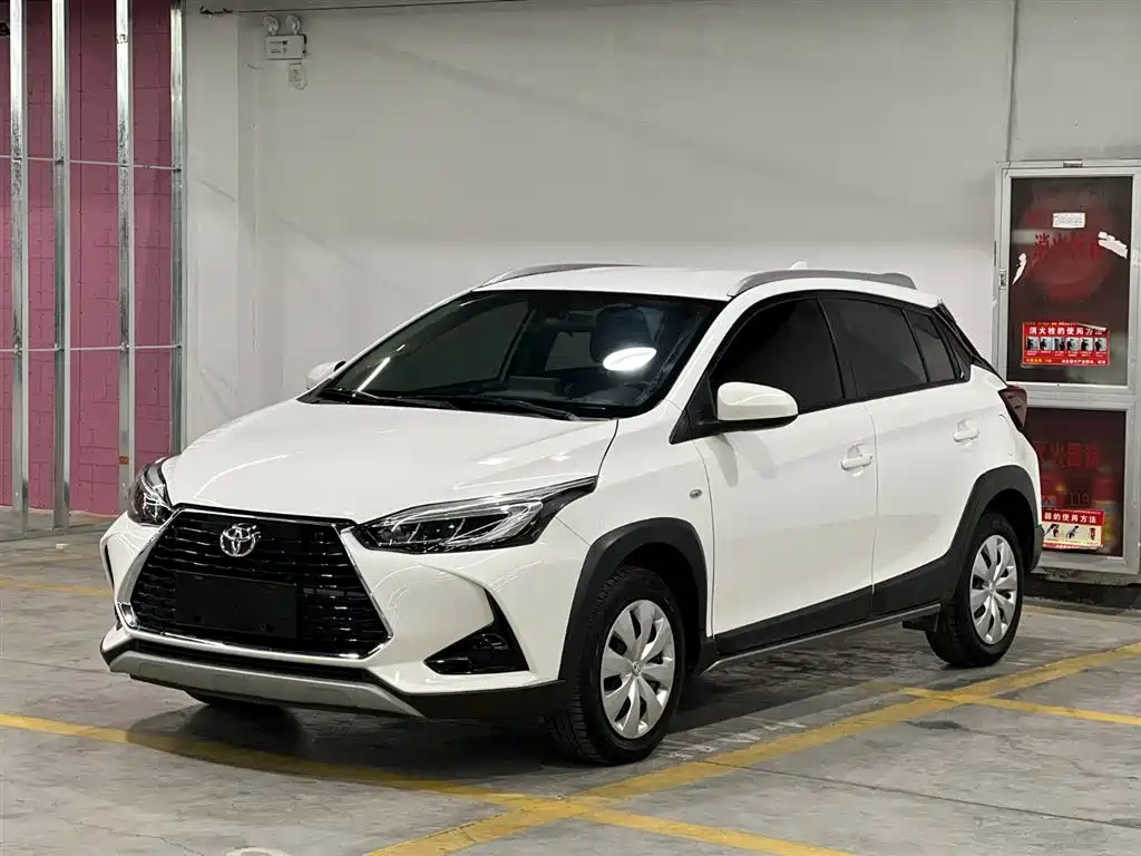 Toyota Yaris L 2021