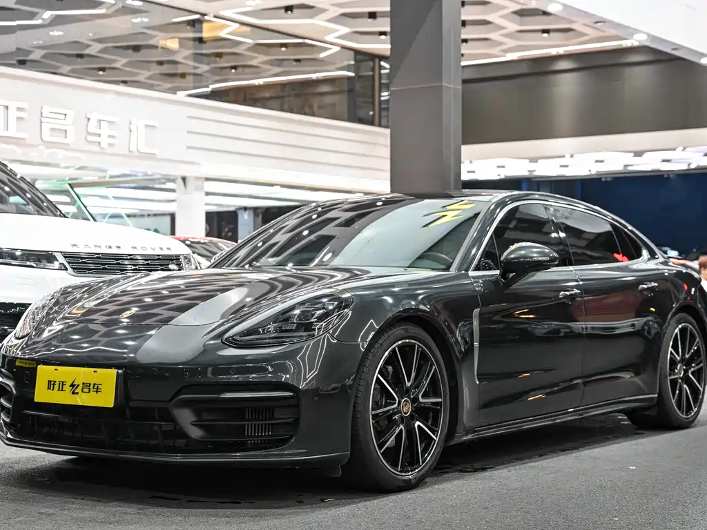 Porsche Panamera 2021