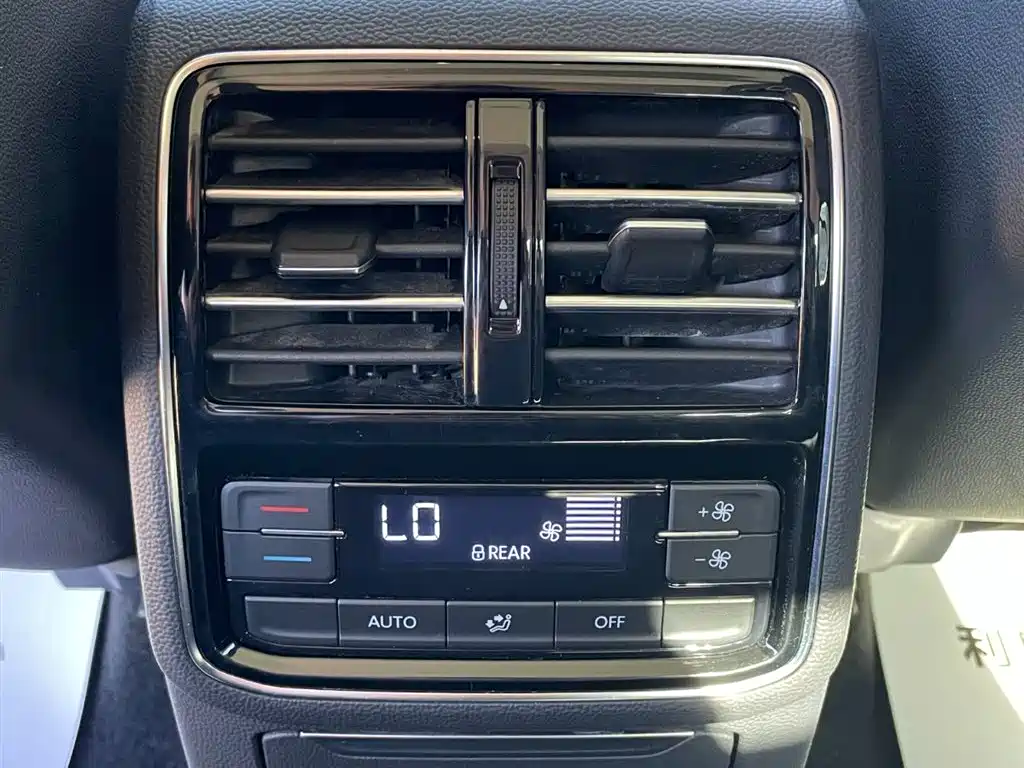 Volkswagen Magotan — миниатюра 12