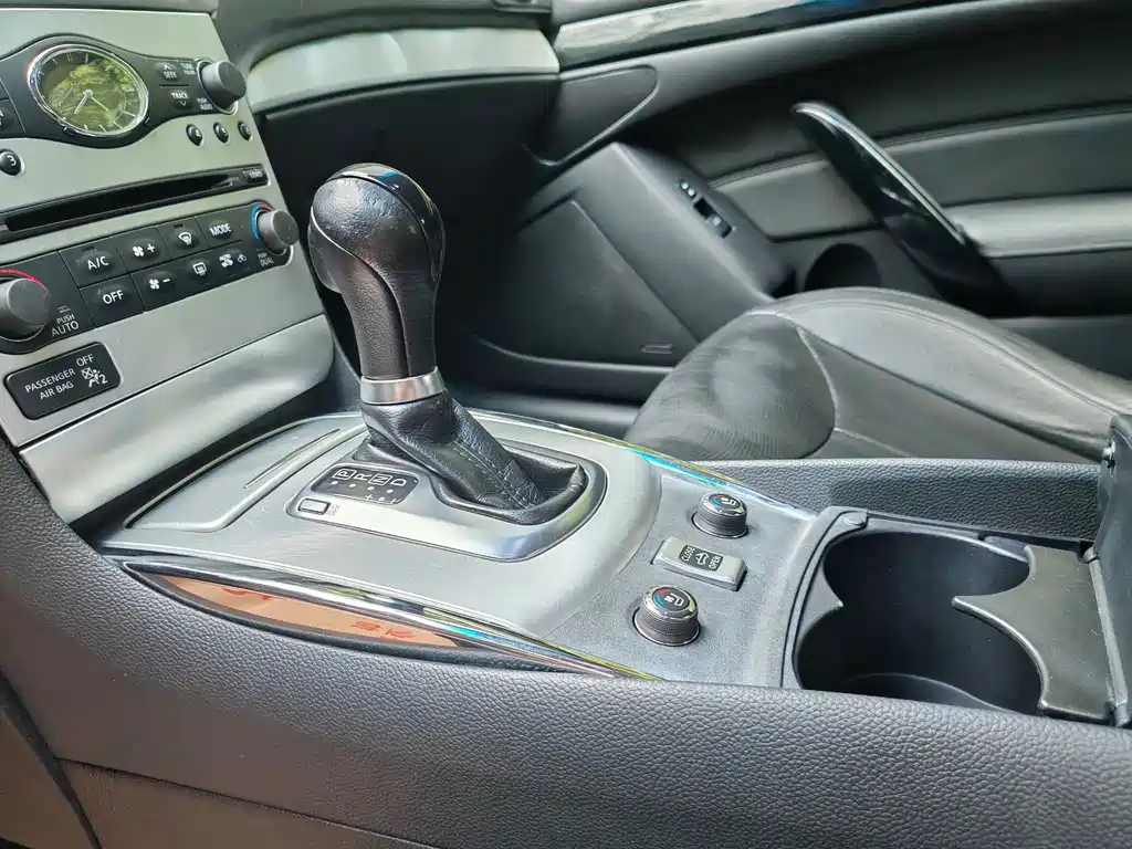 Infiniti M — миниатюра 13