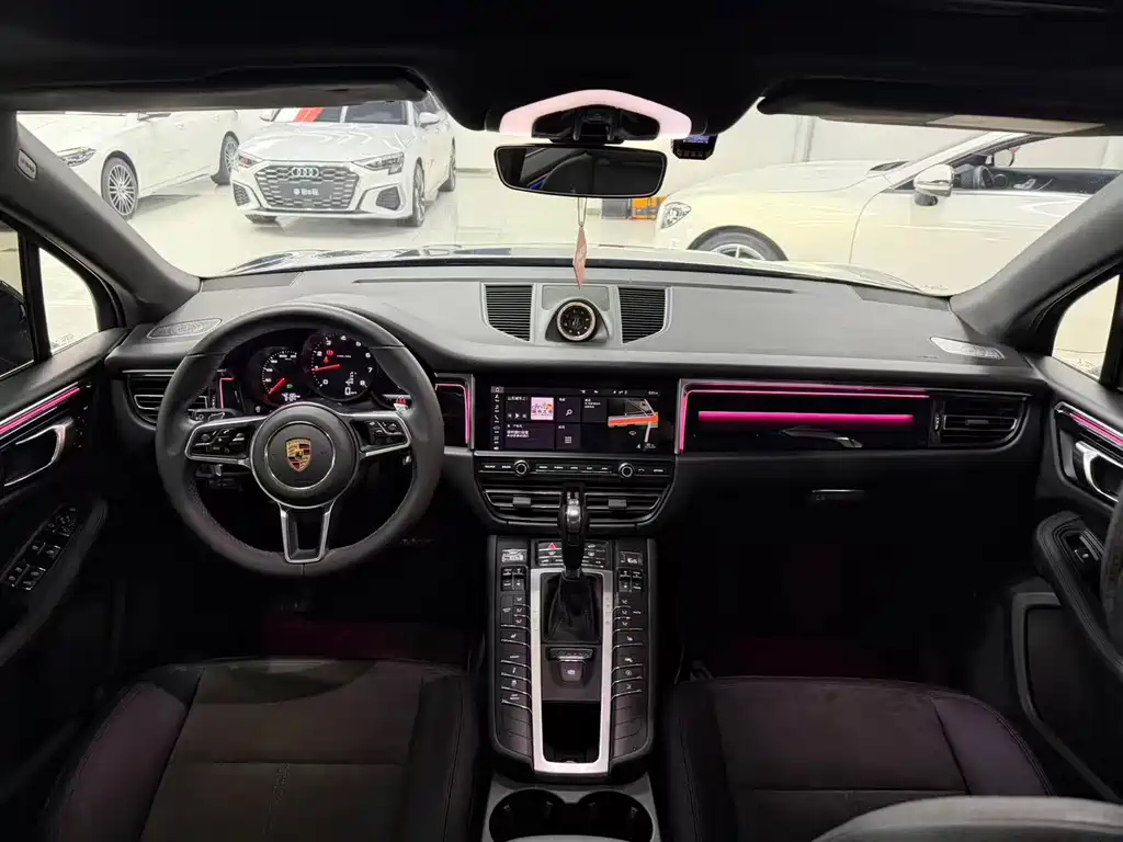 Porsche Macan — миниатюра 9