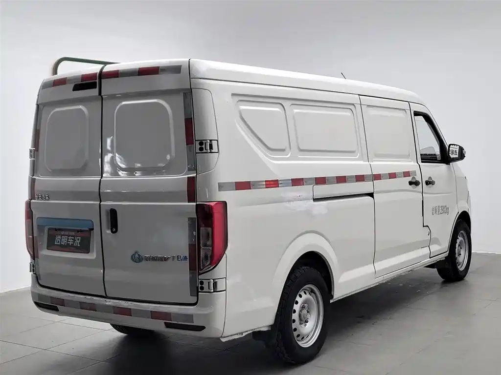 CHANGAN CROSS STAR V7 EV