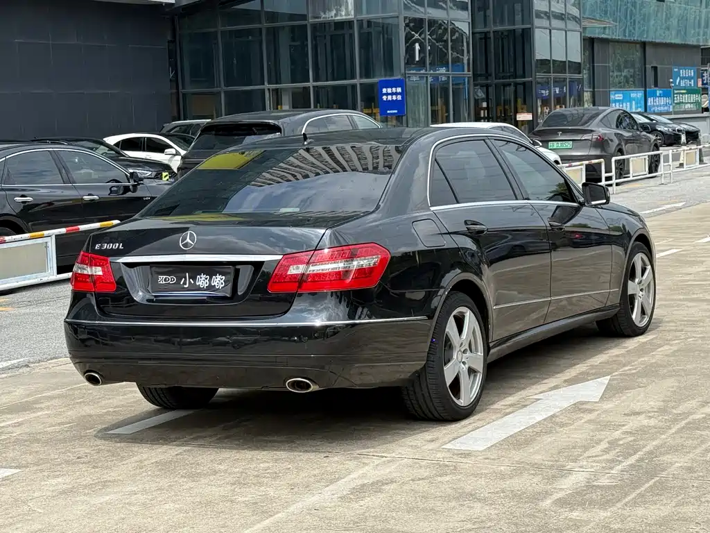 Mercedes-Benz E-Class — миниатюра 4