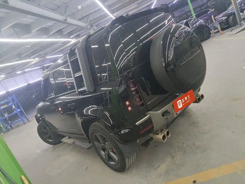 Land Rover Defender — миниатюра 5