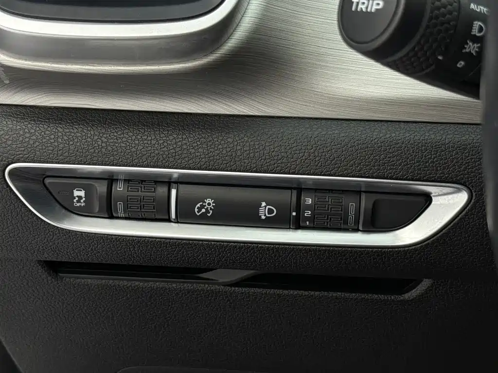 Geely Binyue — миниатюра 18