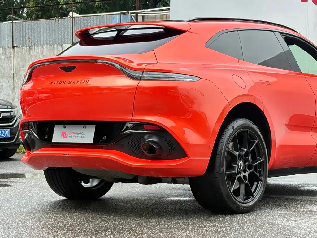 Aston Martin DBX — миниатюра 23