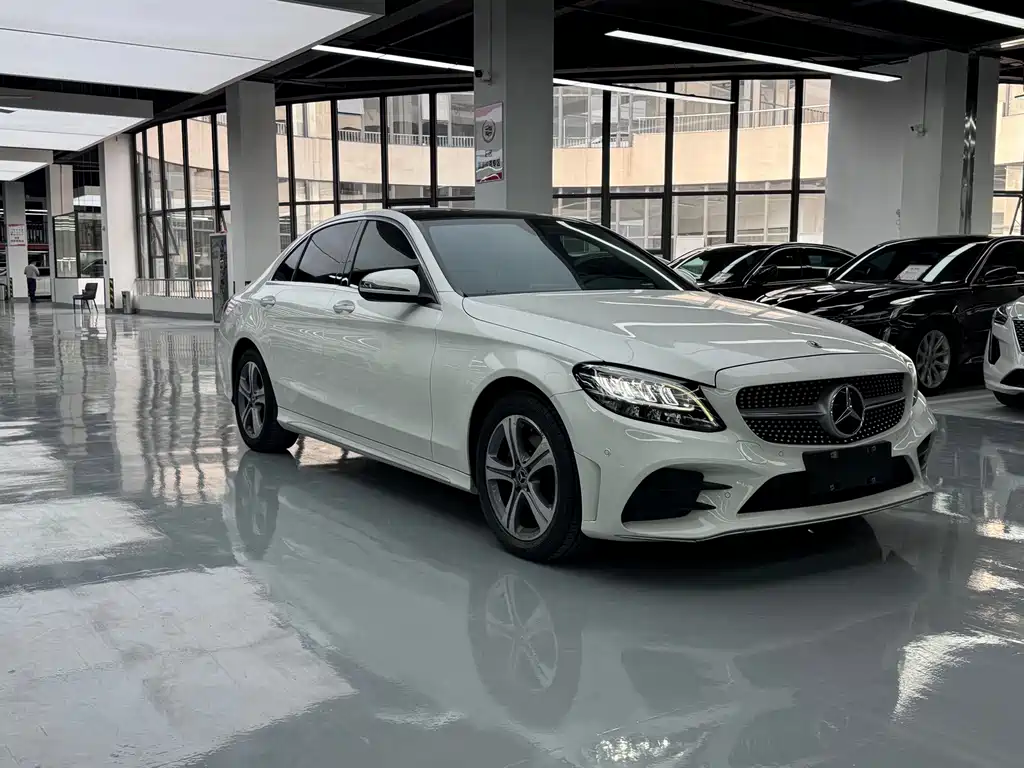 Mercedes-Benz C-Class — миниатюра 3