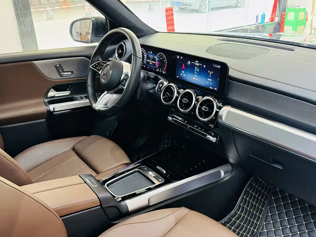 Mercedes-Benz GLB — миниатюра 14