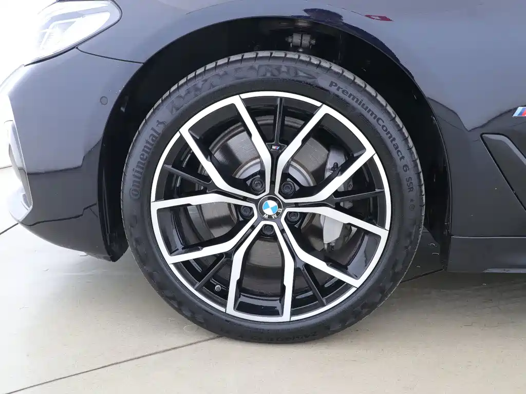 BMW 5 Series — миниатюра 19