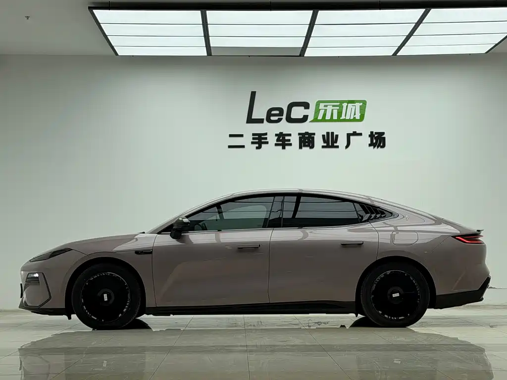 GEELY GALAXY GALAXY E8