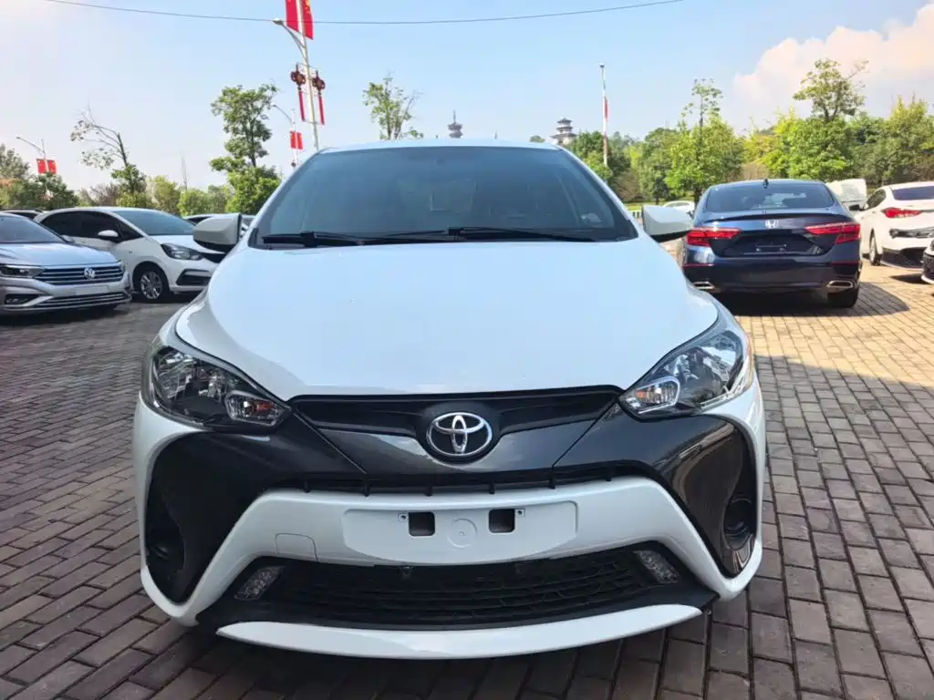 Toyota Yaris L — миниатюра 3