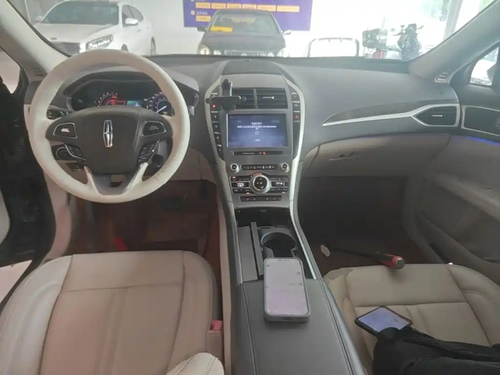 Lincoln MKZ — миниатюра 10