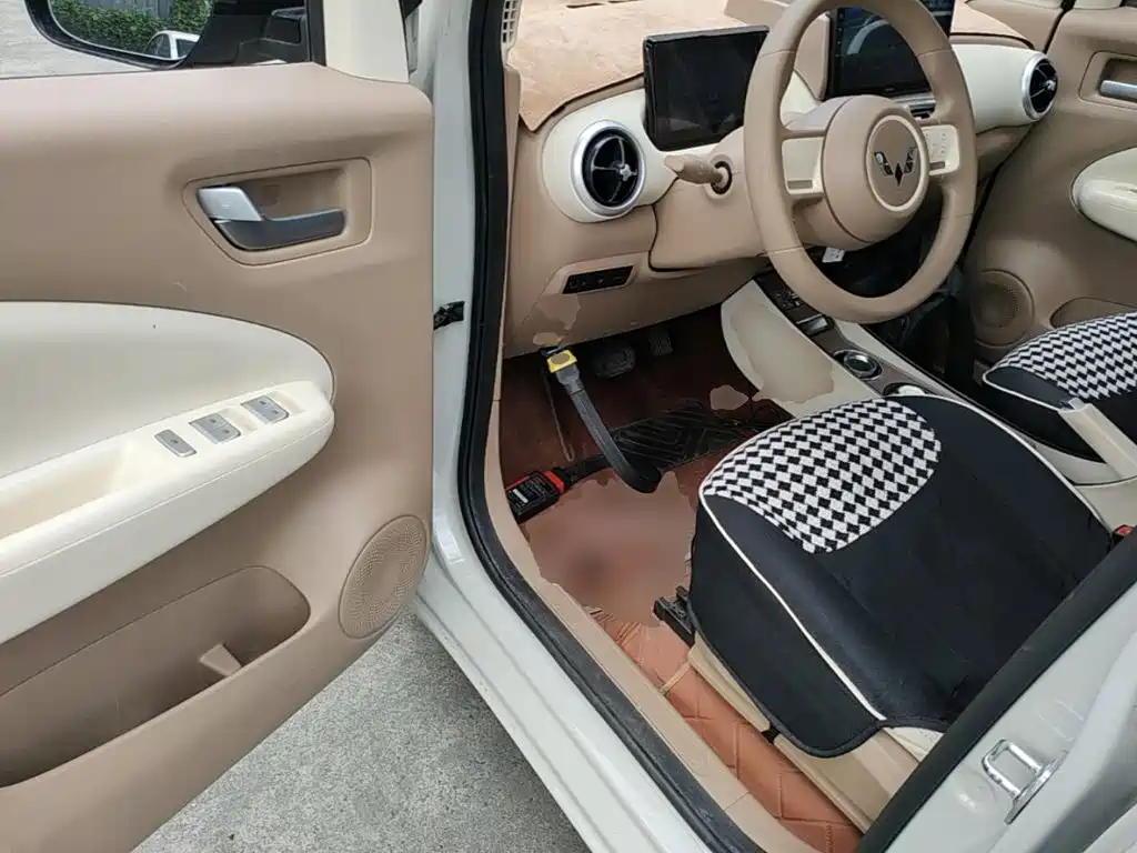 Wuling MINIEV — миниатюра 16