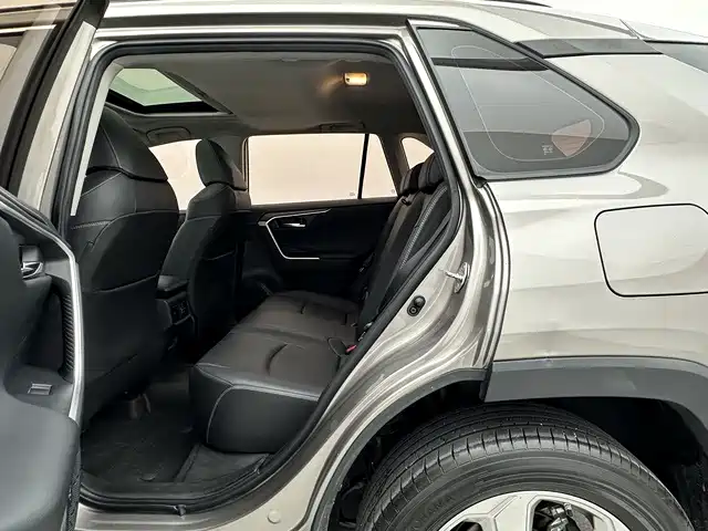 Toyota RAV4 — миниатюра 13