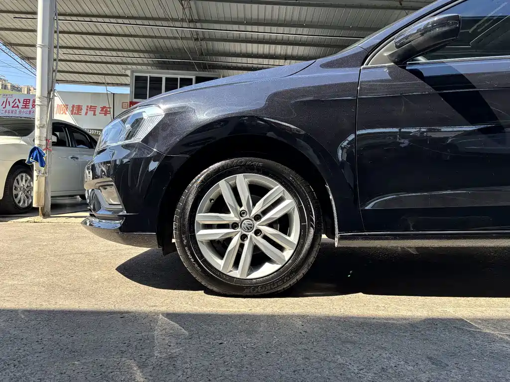 Volkswagen Jetta — миниатюра 12
