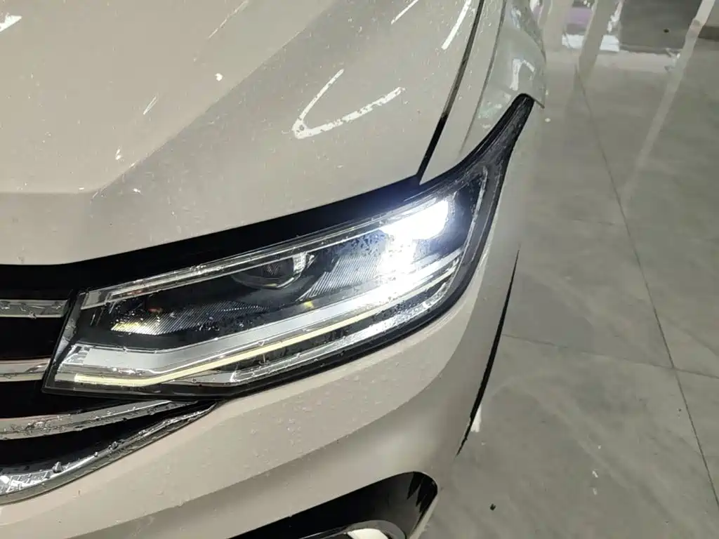 Volkswagen Tiguan L PHEV — миниатюра 24