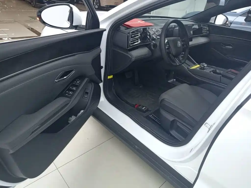 BYD Qin L — миниатюра 16