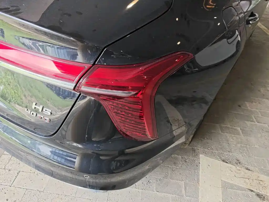 Hongqi H5 2025 2.0T AT