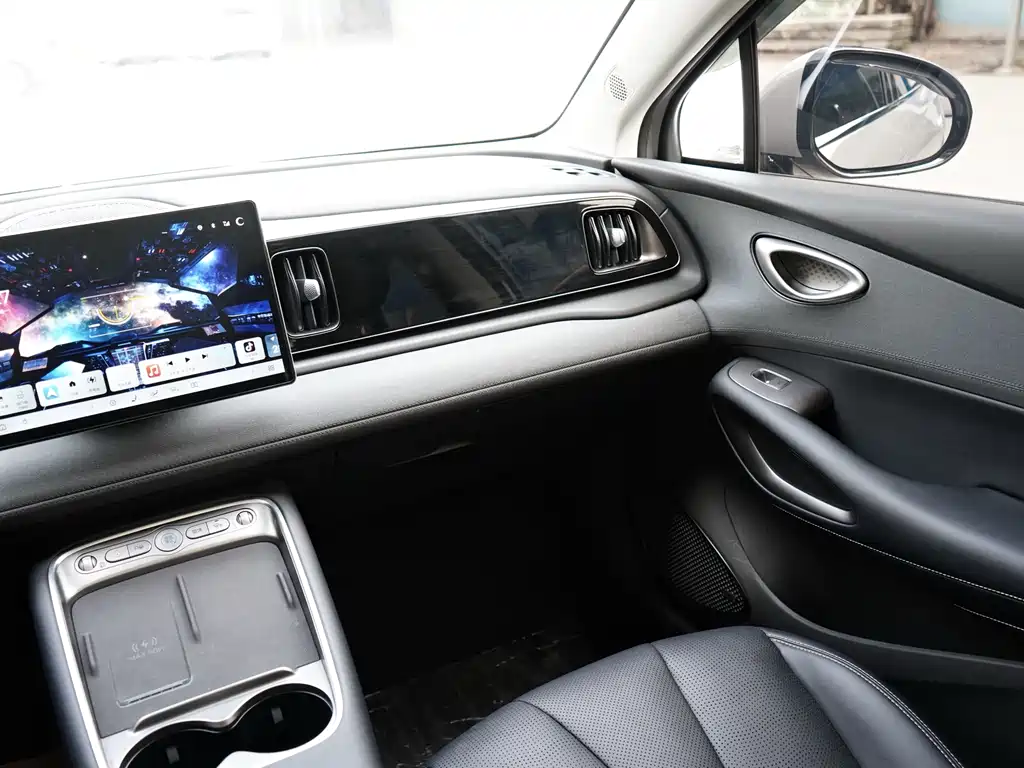 BYD Sealion 05 EV — миниатюра 15