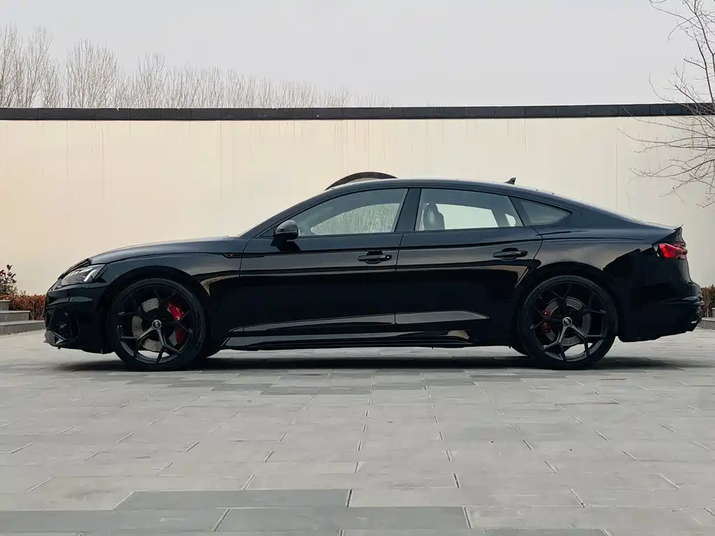 AUDI RS 5