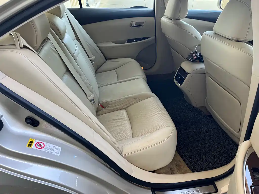 Lexus ES — миниатюра 10