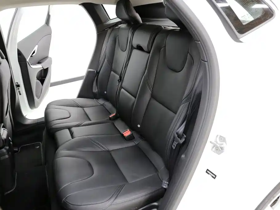Volvo V40 — миниатюра 8