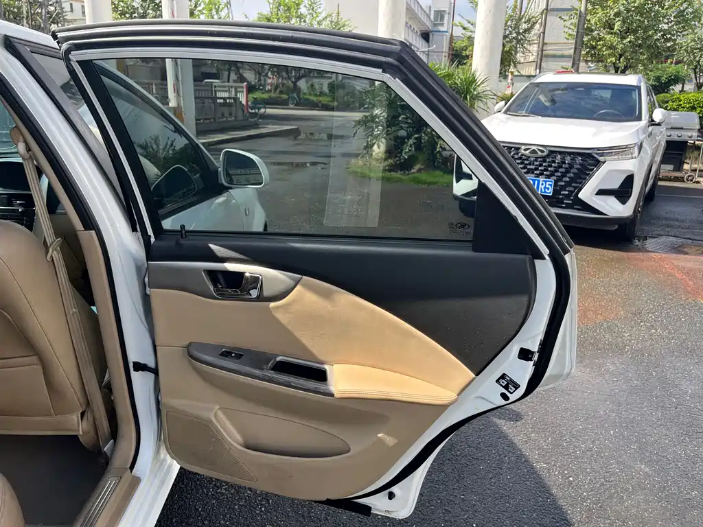 Buick Excelle — миниатюра 18