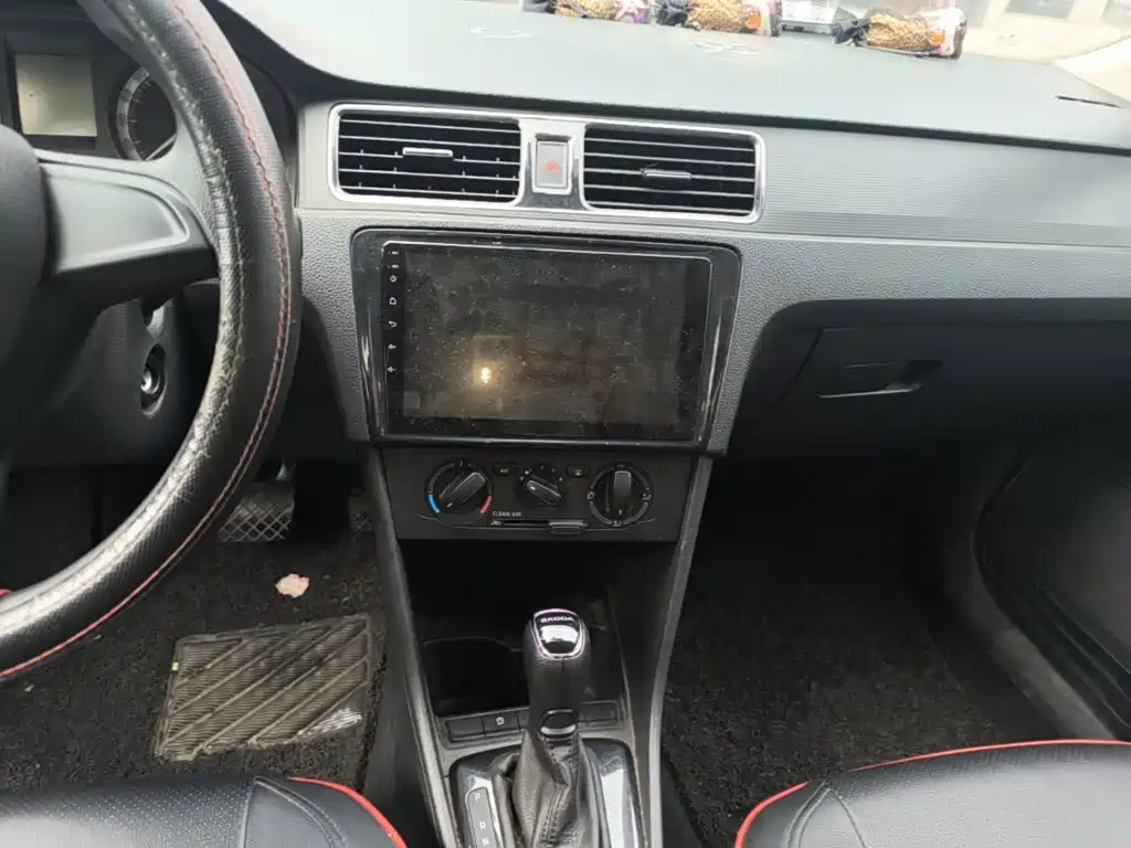 Skoda Rapid — миниатюра 9
