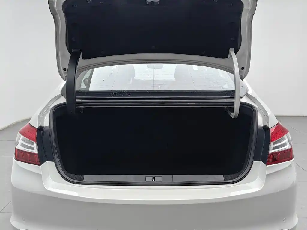 Peugeot 408 — миниатюра 16