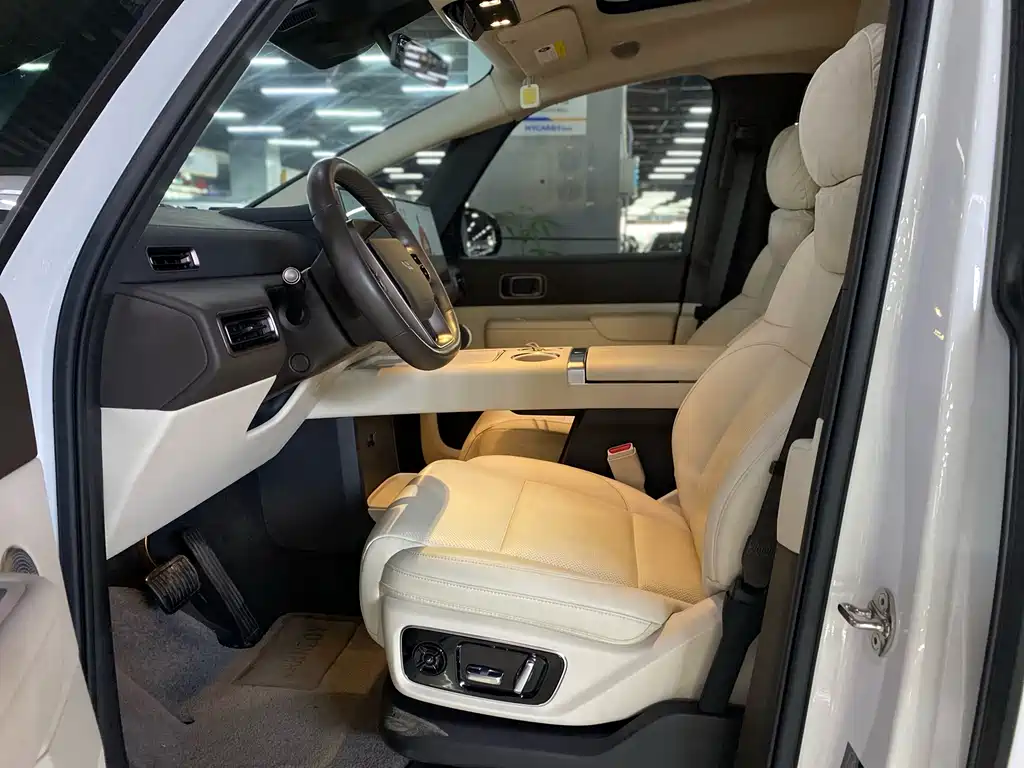 Li Auto Li MEGA — миниатюра 2