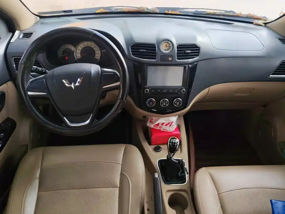 Wuling Hongguang — миниатюра 12