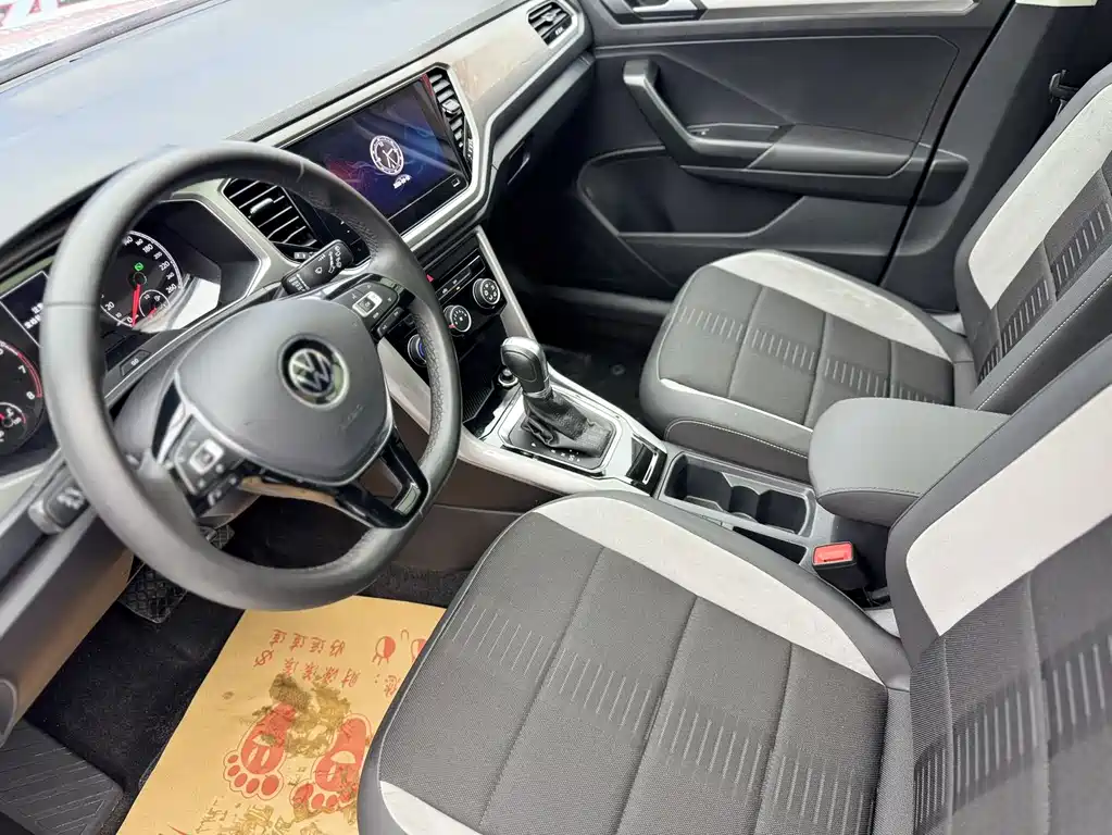 Volkswagen T-Roc — миниатюра 11