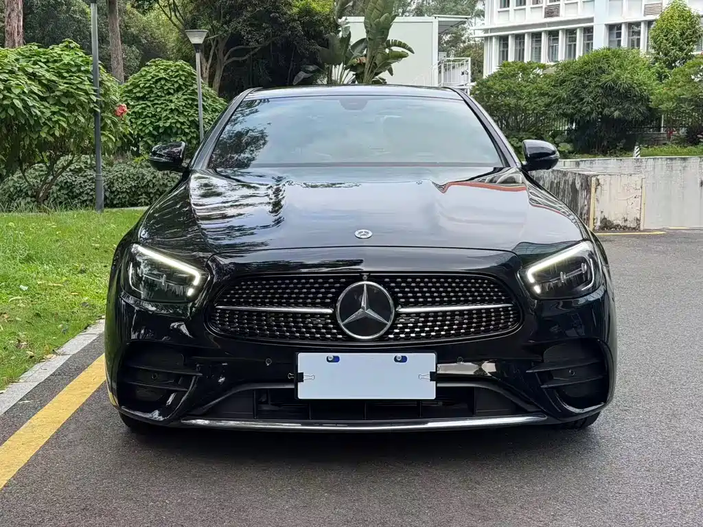 Mercedes-Benz E-Class — миниатюра 3
