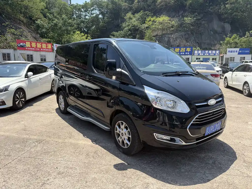 Ford Tourneo — миниатюра 3