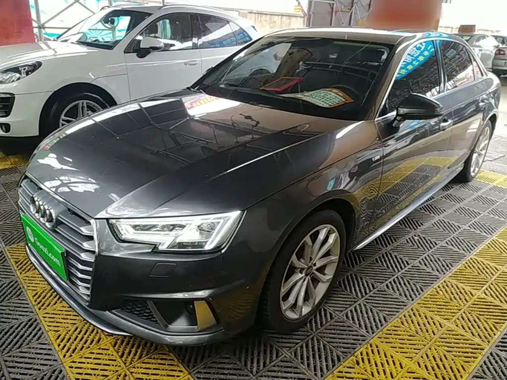 Audi A4L 2020