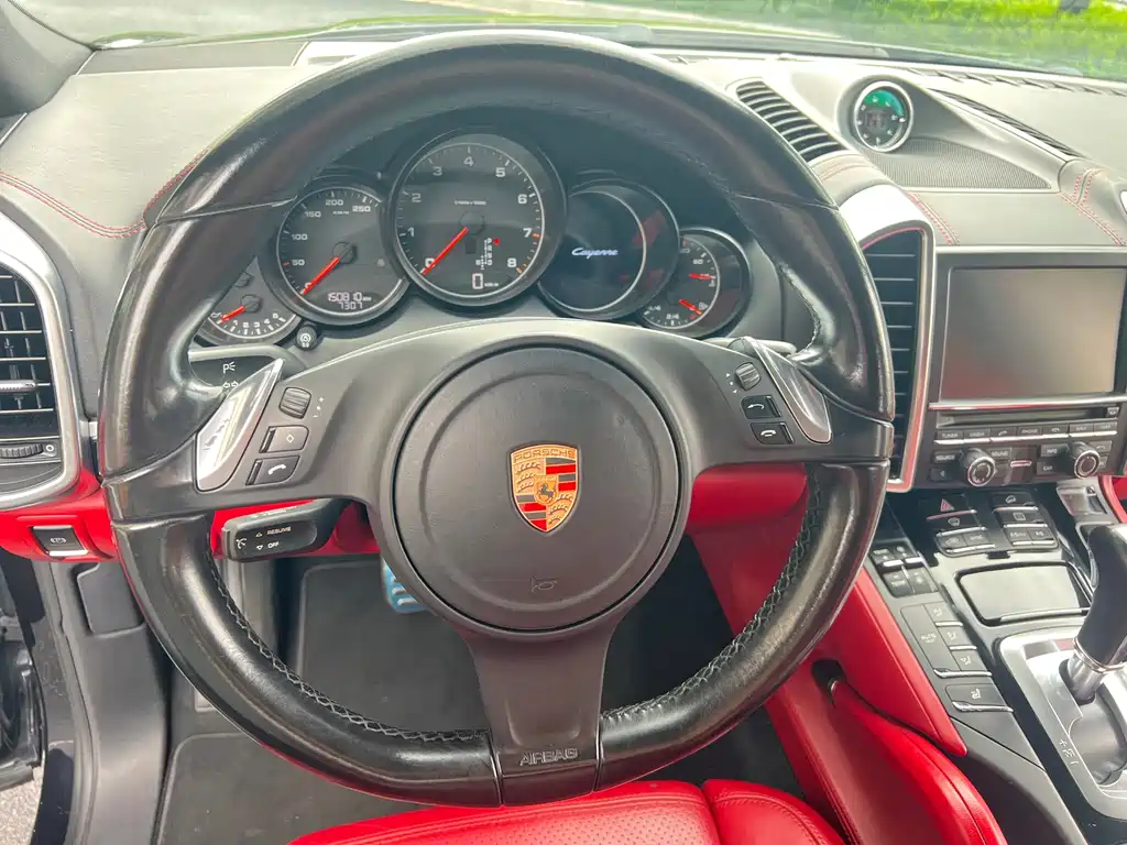 Porsche Cayenne — миниатюра 19