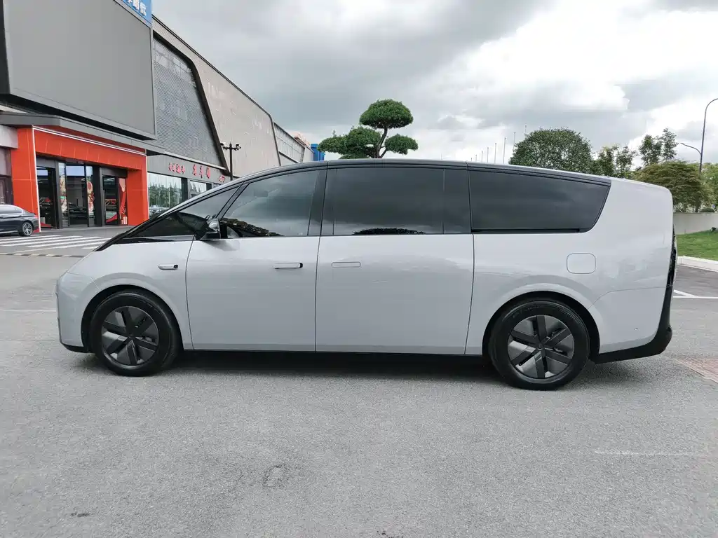 Li Auto Li MEGA — миниатюра 35