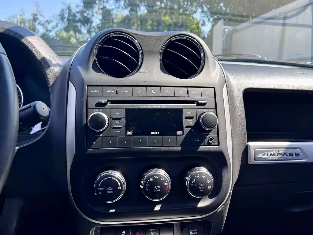 Jeep Compass (Import) — миниатюра 13