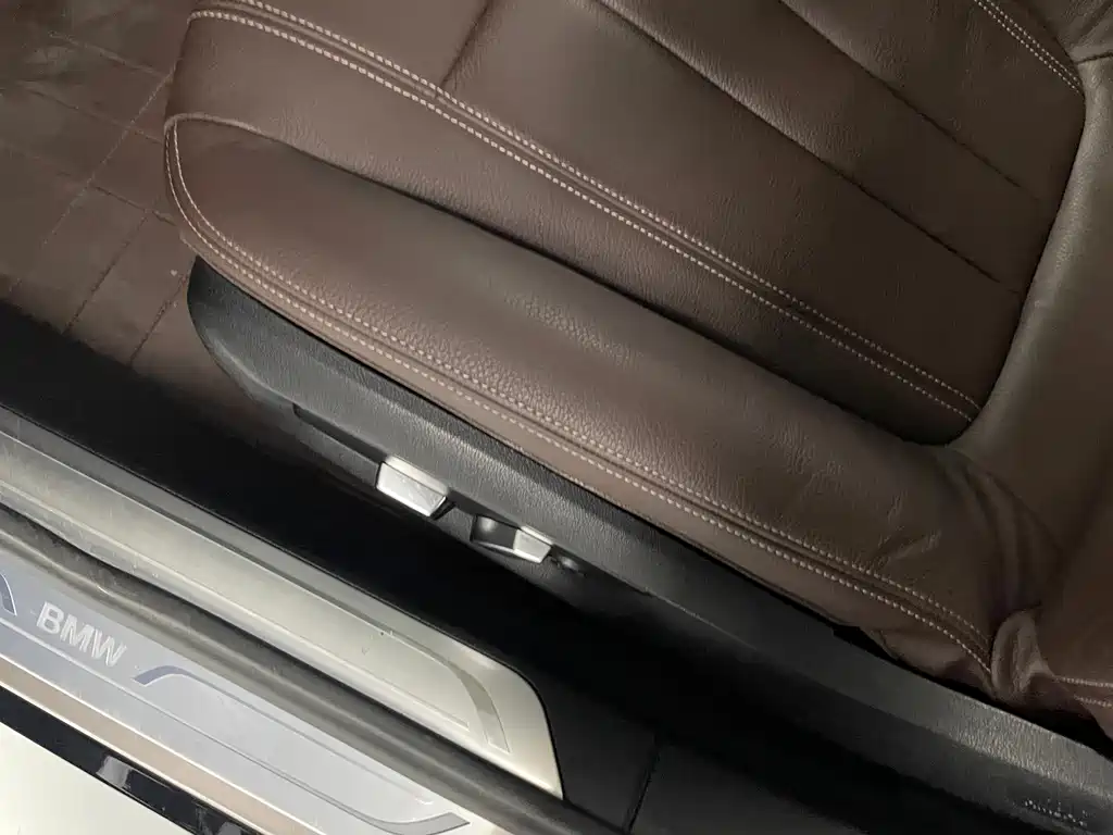 BMW 7 Series — миниатюра 16