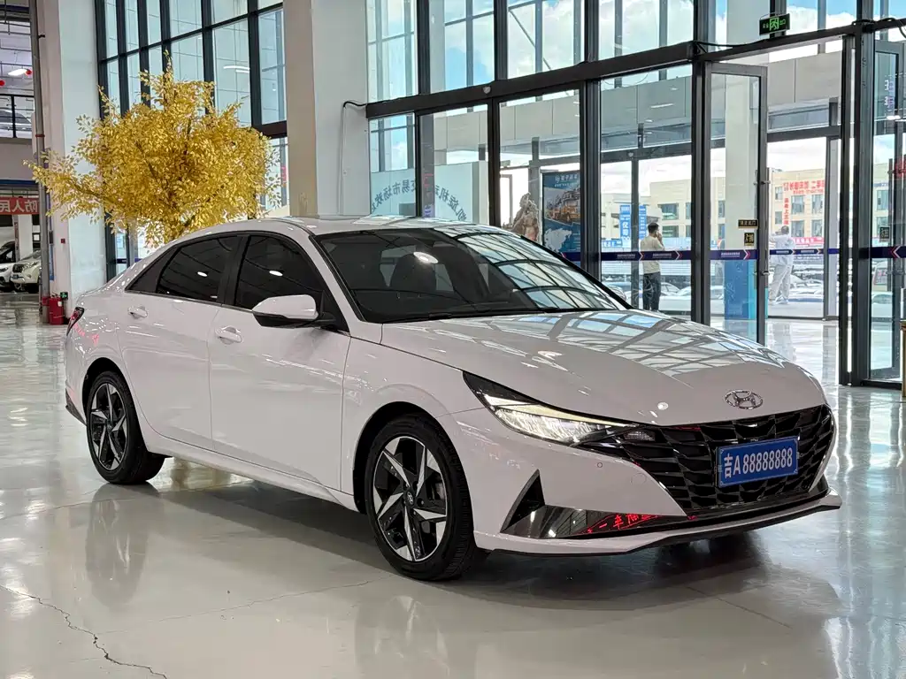 Hyundai Elantra — миниатюра 3