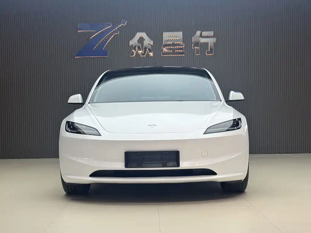 Tesla Model 3 — миниатюра 2