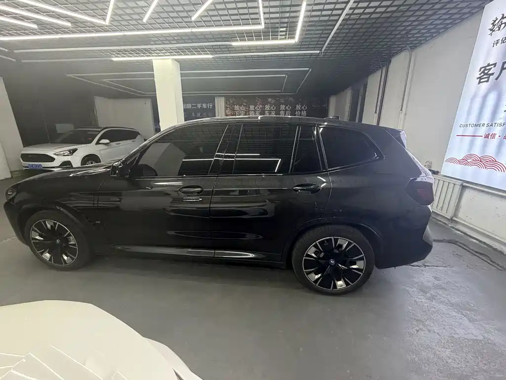 BMW iX3 — миниатюра 6