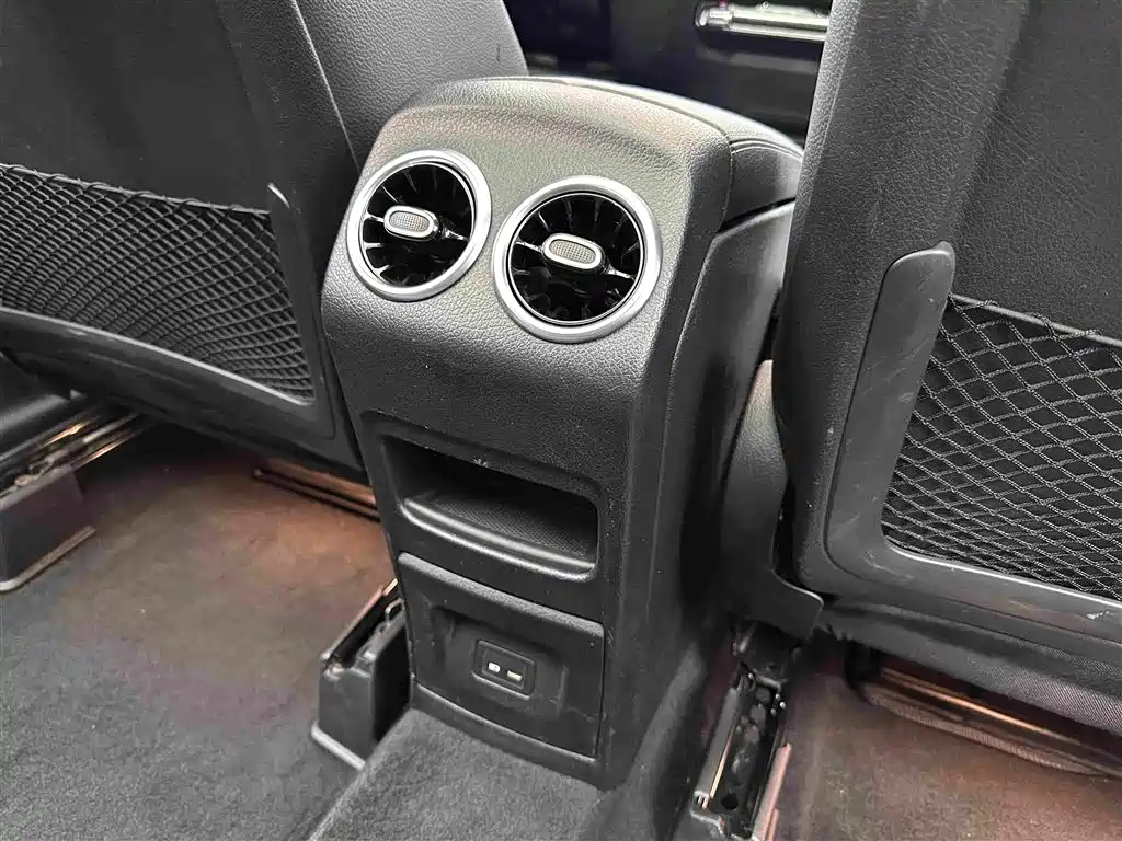 Mercedes-Benz GLB — миниатюра 23